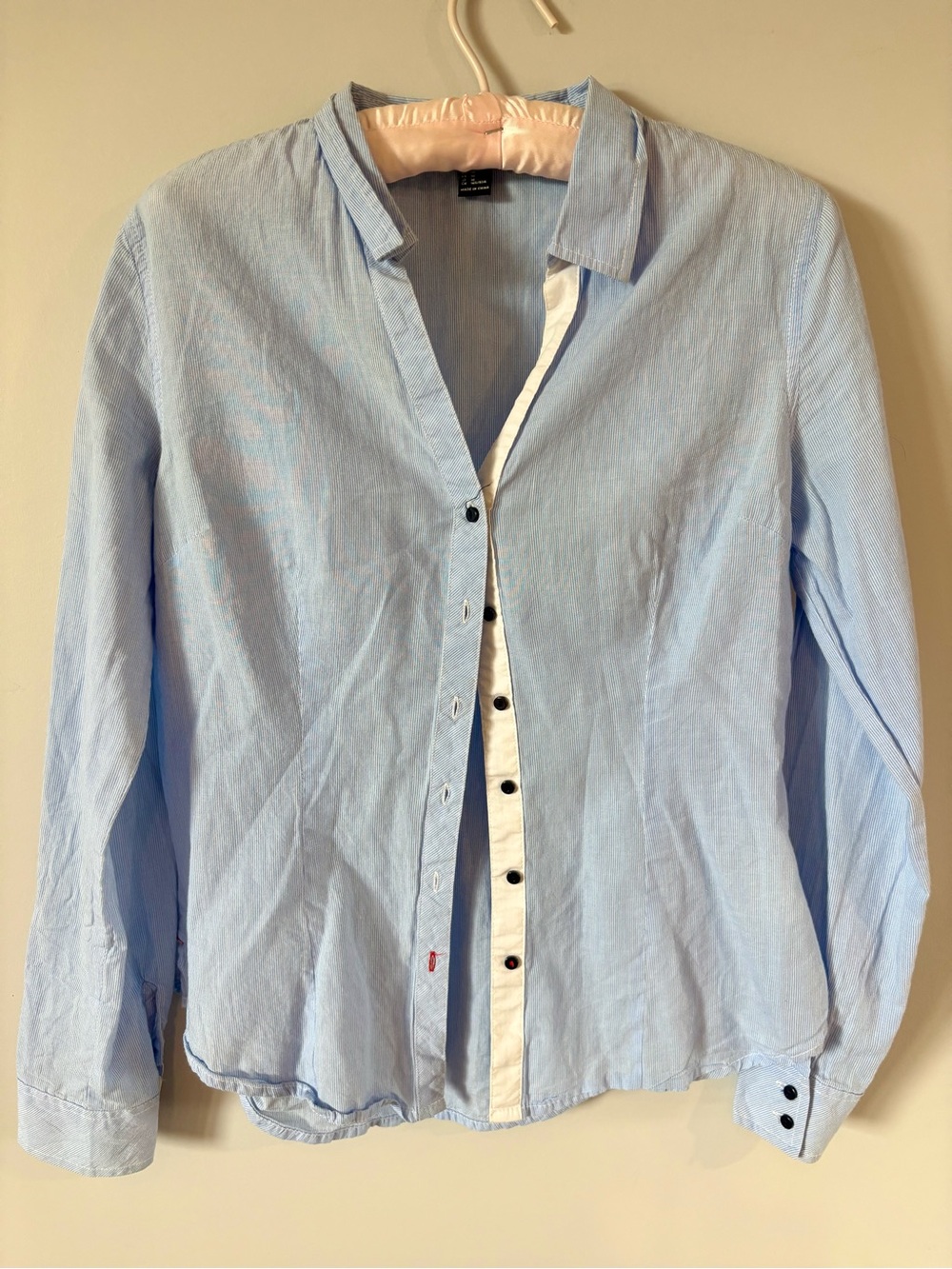 Light Blue Button-Up Shirt - Classic Casual